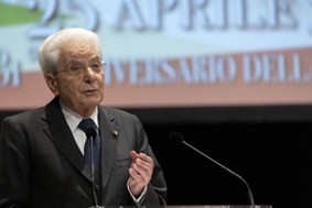Ricorrenza del 25 aprile, l’intervento del Presidente Mattarella a San Severino Marche: “Quel che è accaduto non svanisce ma vive nelle conseguenze che ha prodotto. Il passato ha plasmato il presente”