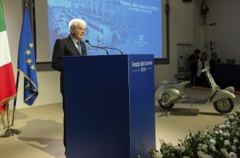 1° maggio, Mattarella: “Numerosi i giovani ben istruiti che lasciano l’Italia per lavorare all’estero. Nell’interesse del Paese questa tendenza va invertita”