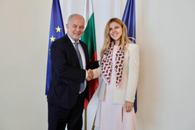 Incontro dell’Ambasciatore a Sofia Apicella con il nuovo Ministro degli Affari Esteri bulgaroa Petrova. Nuovo slancio per le relazioni bilaterali Italia–Bulgaria