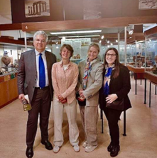 L’Ambasciatore d’Italia a Dublino Faganello e la Direttrice dell’IIC Magrì in visita al Classical Museum di UCD