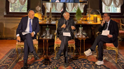 Ambasciata d’Italia presso la Santa Sede : presentato il volume “Quam Pulchri. Settanta saggi per i settant’anni del Cardinale Matteo Zuppi”