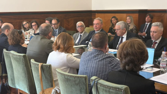 Assicurazioni: il Ministro Urso alla filiera, “Continuare confronto su Rc Auto per contrasto frodi e maggiori benefici a virtuosi”