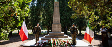 Ambasciata d’Italia in Polonia: una delegazione del Ministero della Difesa della Repubblica Italiana in visita al Cimitero Militare Italiano di Breslavia