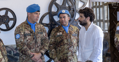 Libano: il contingente italiano di UNIFIL porta aiuti al Teatro di Tiro, oggi rifugio per le famiglie sfollate