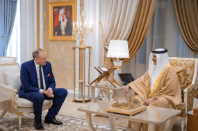 Bahrein, conferito all’Ambasciatore d’Italia Andrea Catalano il più alto riconoscimento onorifico civile del Paese