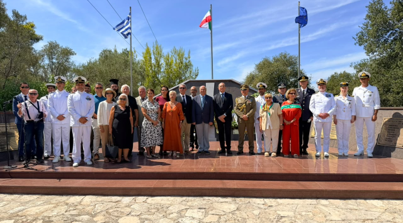 L’Ambasciatore d’Italia ad Atene Cuculi rende omaggio ai caduti della Divisione Acqui