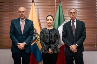 Ecuador, l’Ambasciatore d’Italia Davoli presente alla firma dell’accordo antimafia tra il Presidente parlamento Mancheno e il magistrato Di Sciuva