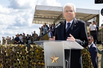 Il Presidente Mattarella all’esercitazione “AEGIS 26” presso il Poligono Militare di Monte Romano:  “La Repubblica guarda al vostro operato con orgoglio e con riconoscenza”