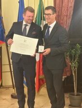 Ambasciata a Praga: Ordine della Stella d’Italia a Vojtech Munzar ,Presidente del Comitato interparlamentare d’amicizia Repubblica Ceca-Italia