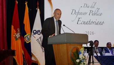 Ecuador, l’Ambasciatore Davoli riceve dal Difensore Pubblico un riconoscimento per il suo impegno per la cooperazione bilaterale