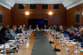 Sottosegretario Dell’Utri con l’OIM per rafforzare la cooperazione con i paesi di origine e transito delle rotte migratorie e promuovere canali legali e sicuri