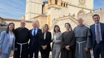 Mimit: presentati ad Assisi i francobolli per gli 800 anni di San Francesco, emissione congiunta con Vaticano, San Marino e Ordine di Malta